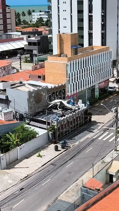 Vista da região a partir do apartamento, com o mar ao fundo